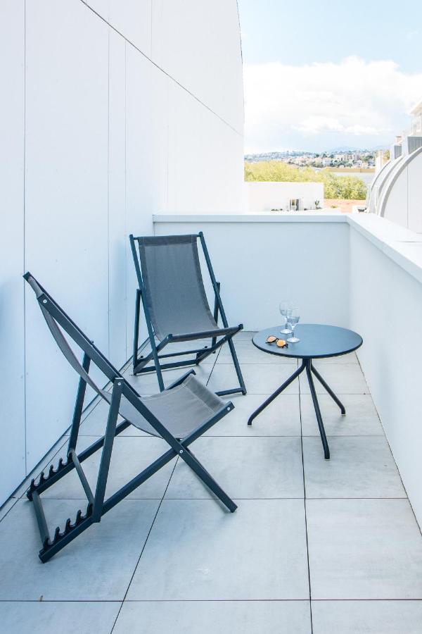 Twenty's Business Flats Angely Aparthotel