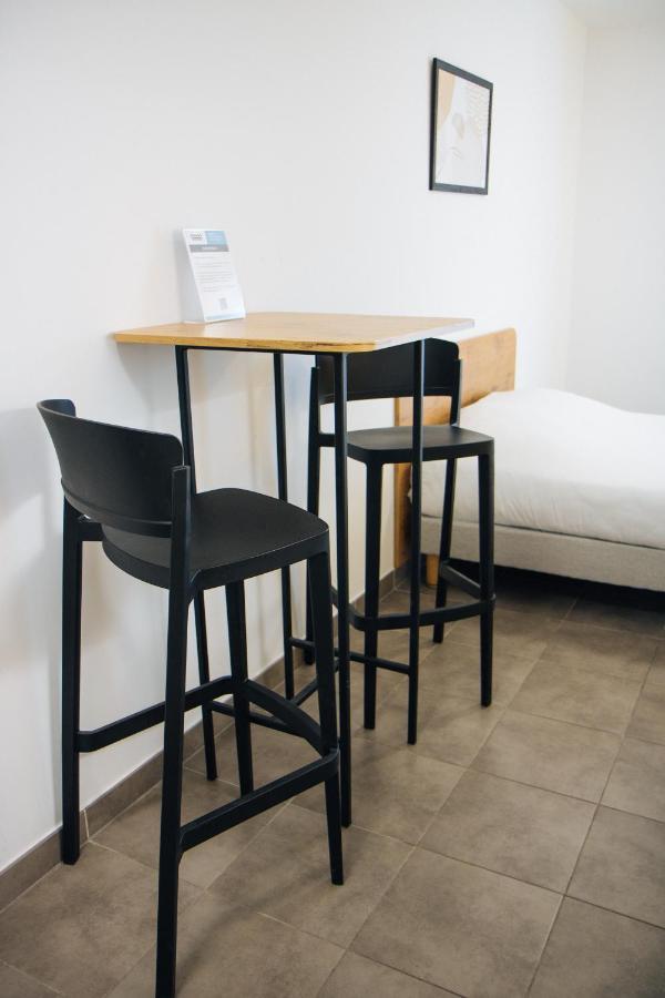 Twenty Business Flats Angely Nizza